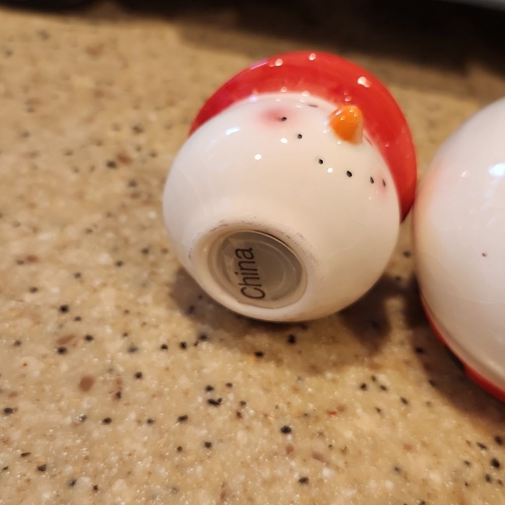 Snowman Stackable Salt & Pepper Shaker Figure - Picture 5 of 7